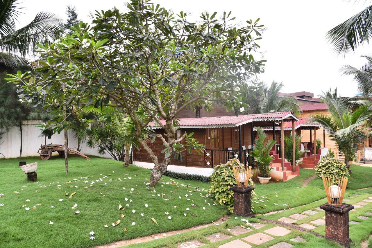 Paes Pearl Beach Villa Baga Exterior foto